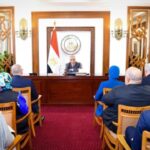 وزير الخارجية يتابع سير العمل بقطاع التعاون الدولي